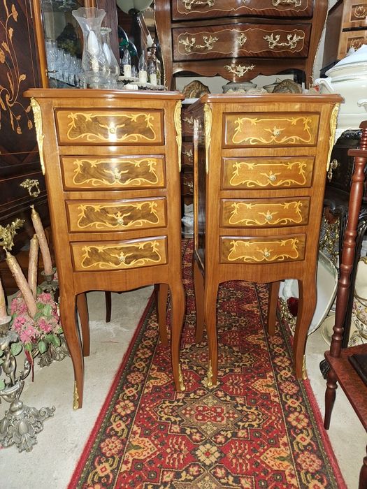 Pares Mesas de apoio (cabeceira)