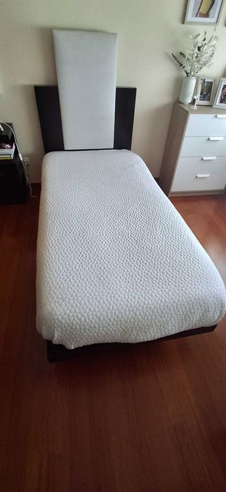 Cama de solteiro com estilo