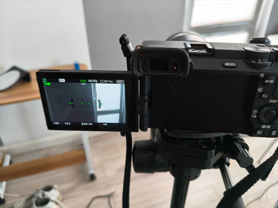 Sony A6700 + Samyang AF 24mm f/1.8 FE | Stan Idealny (Przebieg: 2066!)
