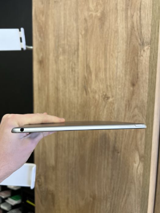 планшет Apple iPad 5 покоління 2018 128gb 9.7 Space Gray з гарантією