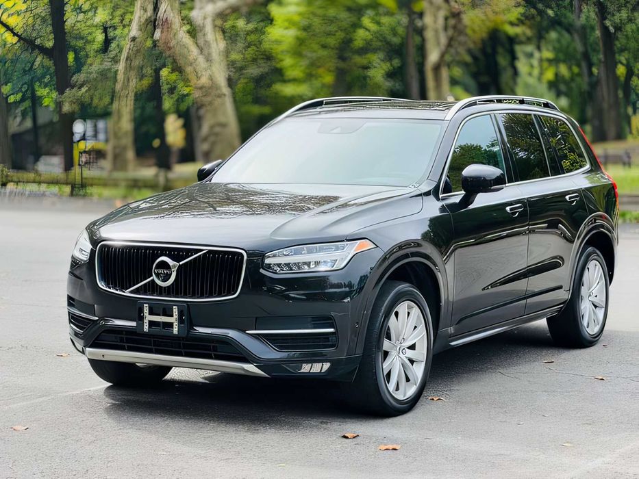 Volvo XC90      2018