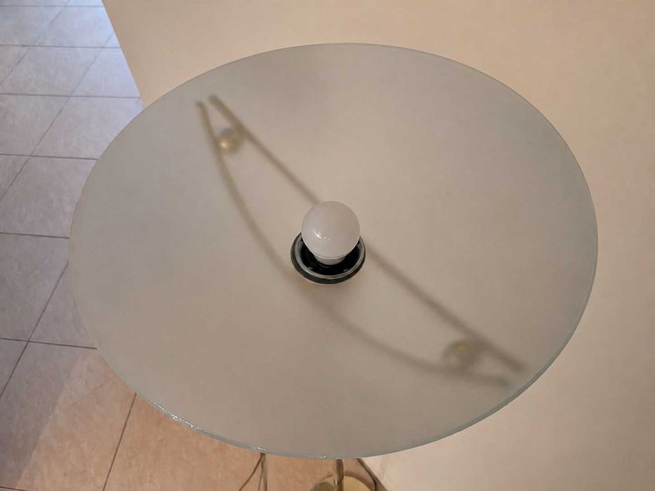 Lampa stojąca podłogowa 180 cm, złota, szklany klosz, stan bdb