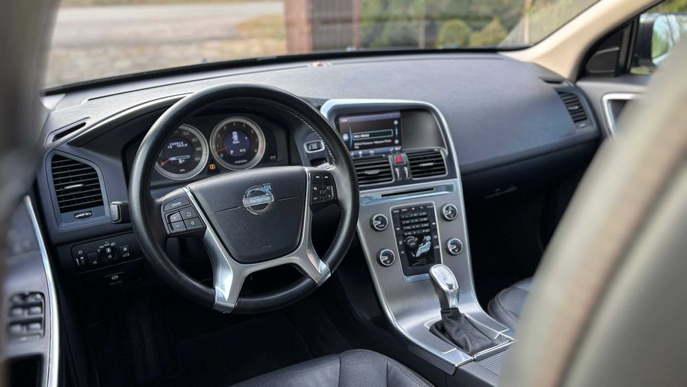Volvo xc60 3.0.  300 km