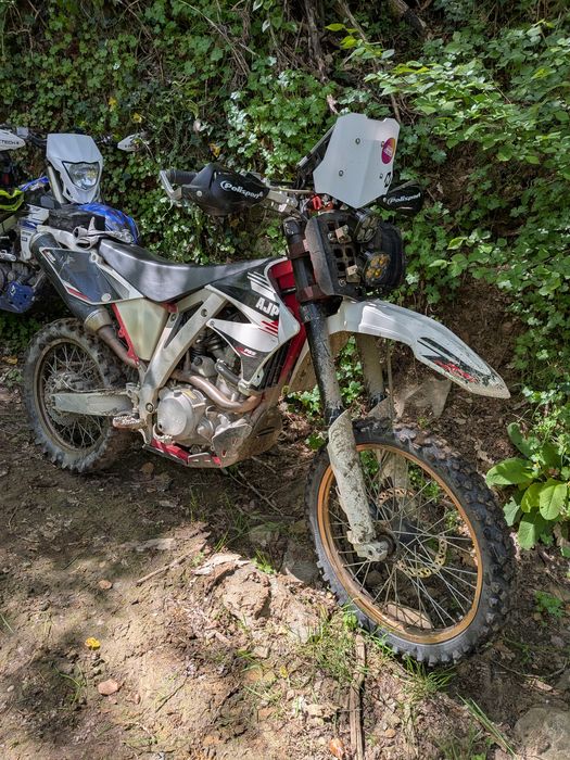 AJP pr5 enduro 300cc