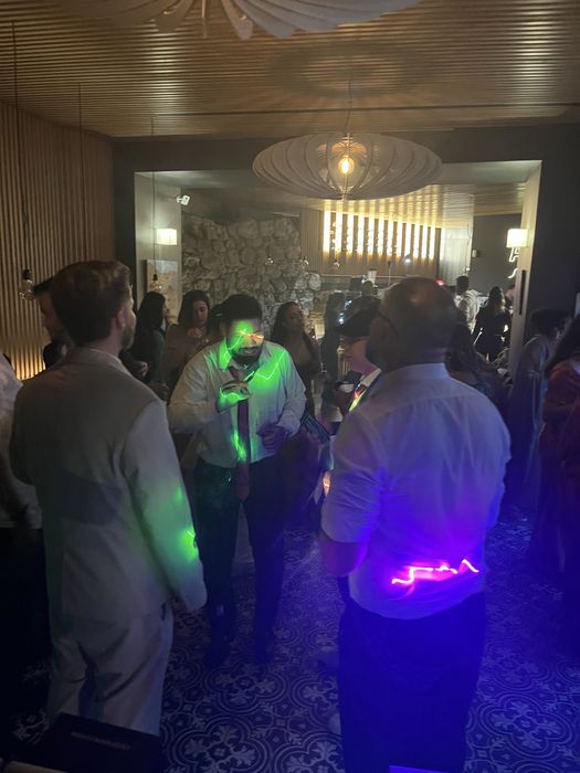 DJ , dom e iluminacao