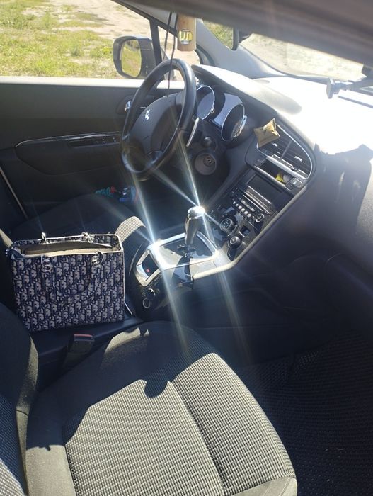 Продам Peugeot 5008 2010 р. у гарному стані