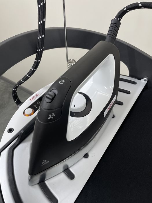 Як нова Miele B 2847 прасувальна система з парою та активним столом