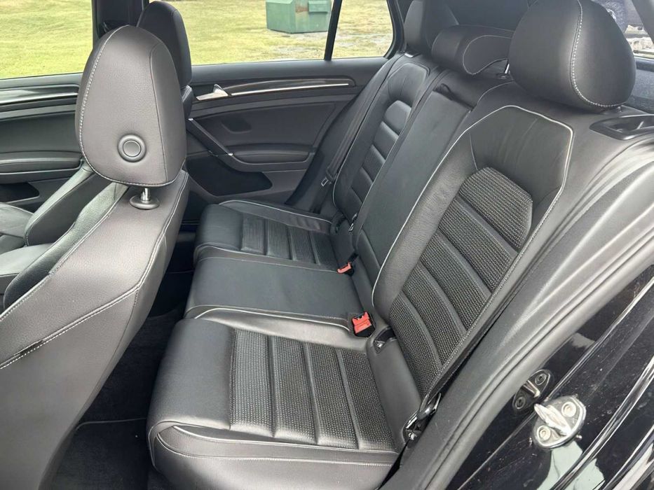Volkswagen Golf R 4Motion      2019