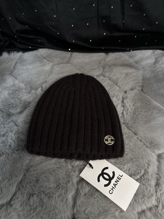 Brazowa czapka idealna na zime CC Guci