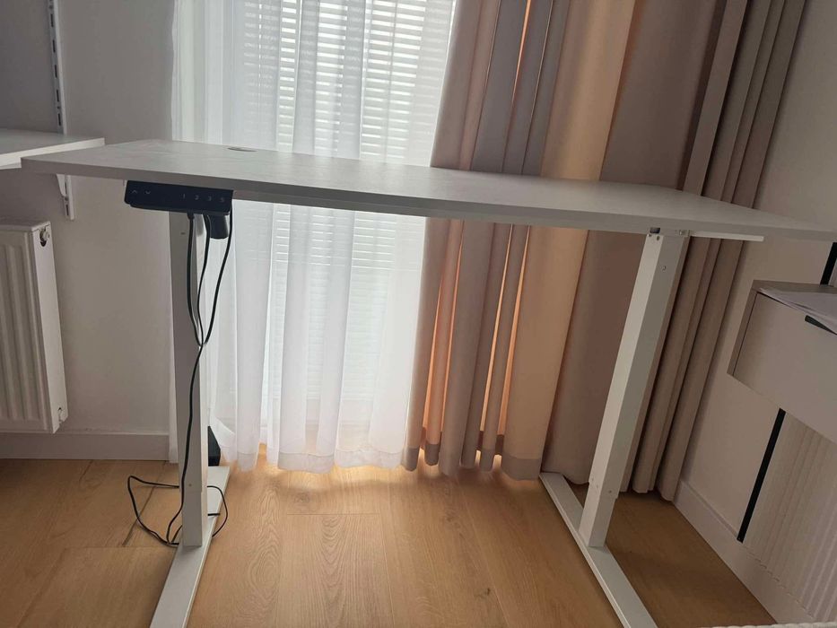 Biurko elektryczne   na sprzedaż regulowane