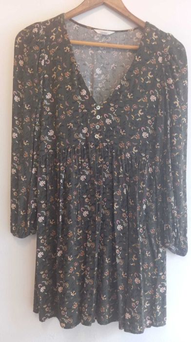 Vestido leve padrão floral