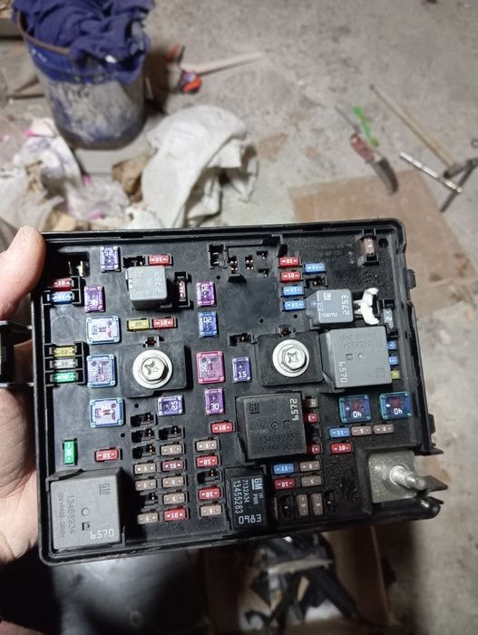 Щиток  запобіжників Chevrolet bolt 2017-2021