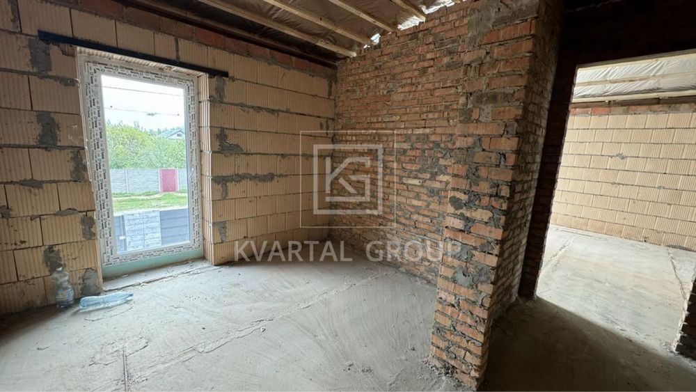 Дуплекс з великою ділянкою в центрі Дмитрівки. Сучасний дизайн