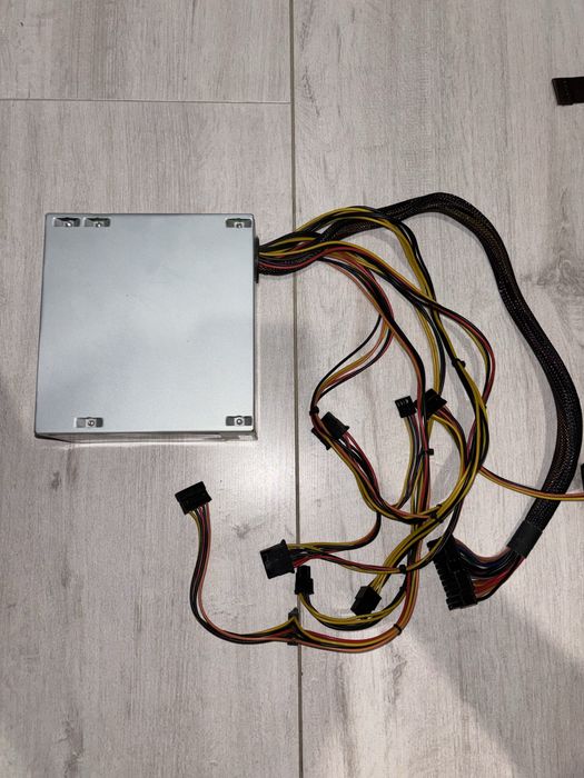 Zasilacz komputerowy 600W