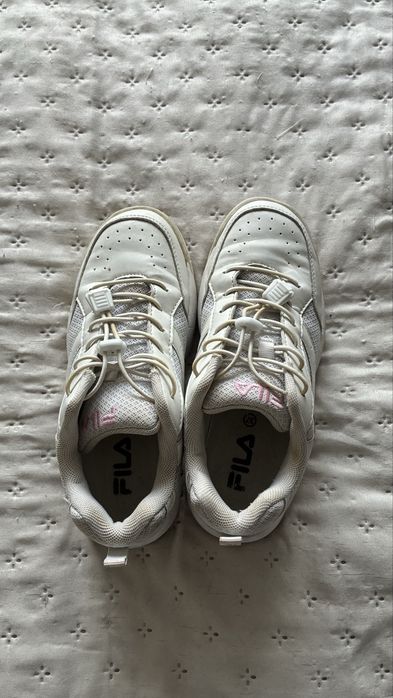 Biale kremowe buty Fila 37