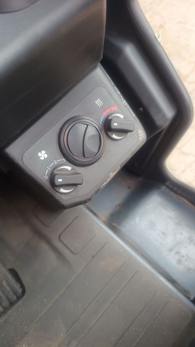 Wózek widłowy Toyota 8FBMT30 elektryczny
