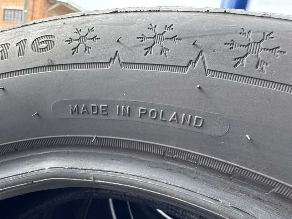 Зимові шини Dunlop 215/60 R16