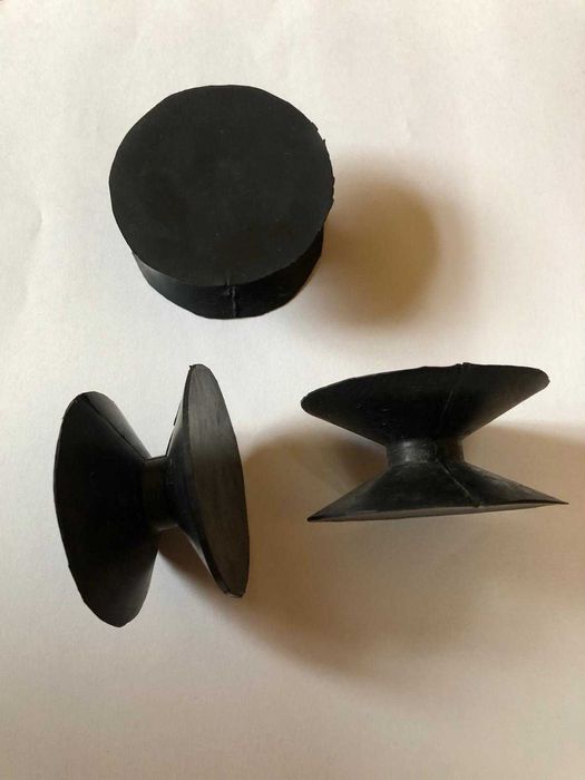 Gumowy amortyzator fi ok. 57-60 mm, wysokość  ok. 27 mm