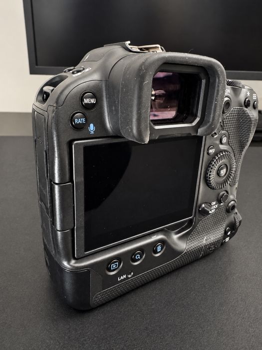 Canon EOS R3 body – polska dystrybucja – komplet – 2023 – lewe body