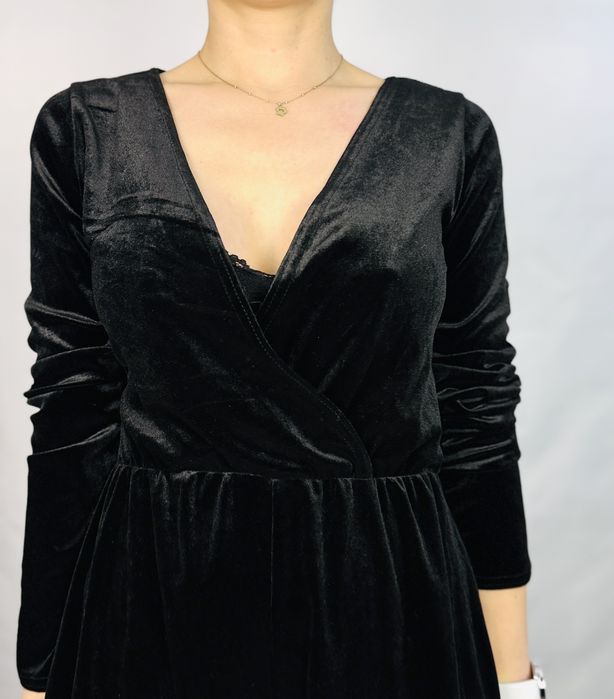 Czarny aksamitny kombinezon S 36
