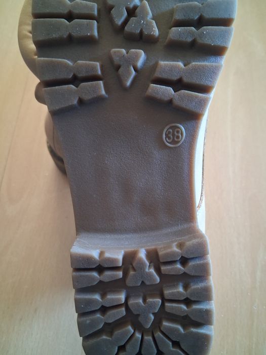Botas menina ou sra tamanho 38