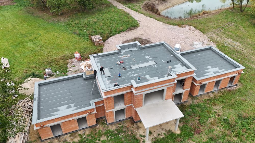 Dachy płaskie Hydroizolacja Membrana Tarasy Balkony Obróbka blacharska