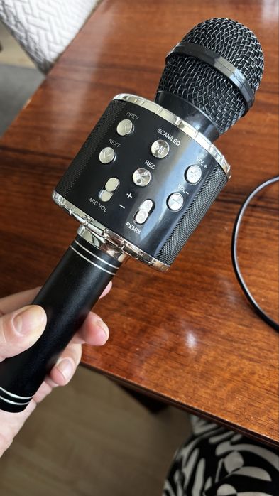 Mikrofon karaoke bluetooth, fajny, super cena, jak nowy
