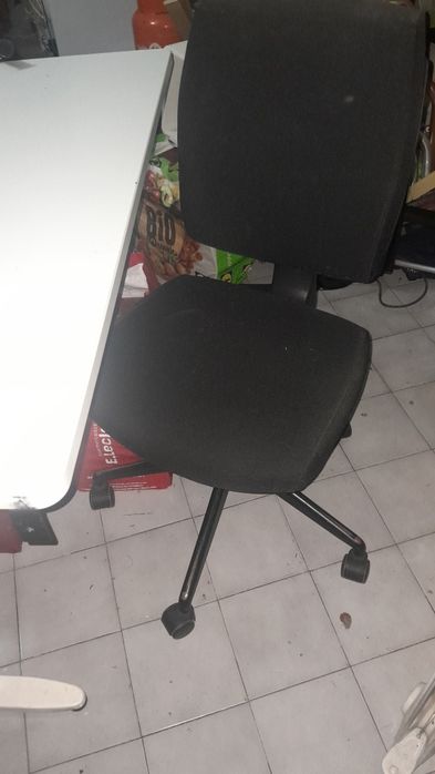 Cadeira de escritório com rodas