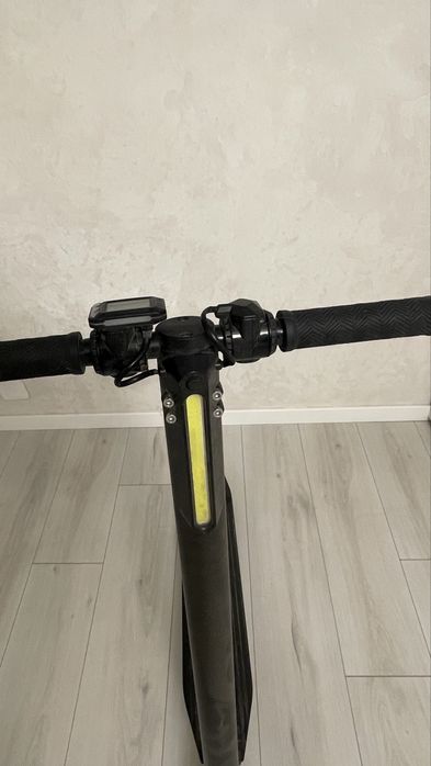 Електросамокат iconBIT Smart Carbon Scooter