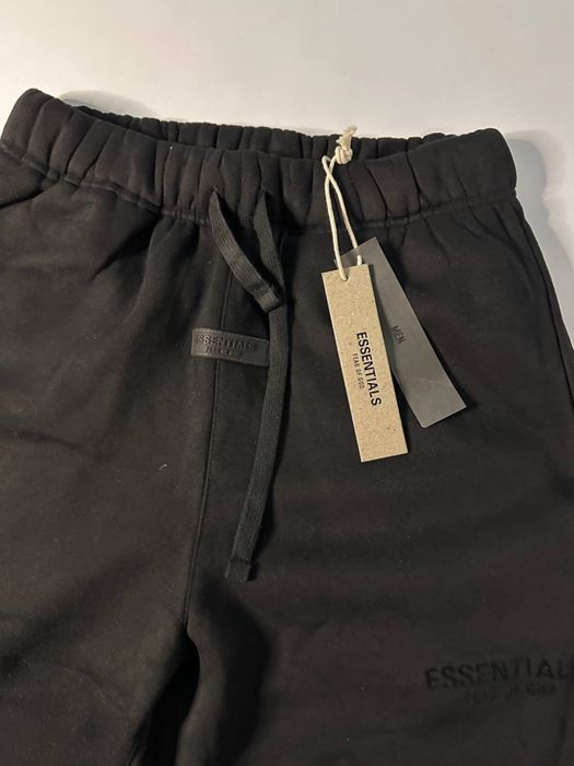 Шорти Essentials
