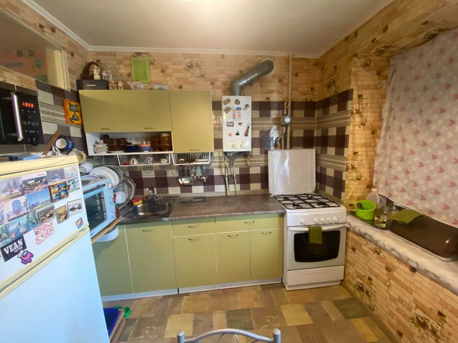 Ціна палає, одно кімнатна, житловий стан, телефонуй