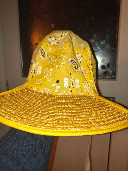 Зручна панамка яка складається