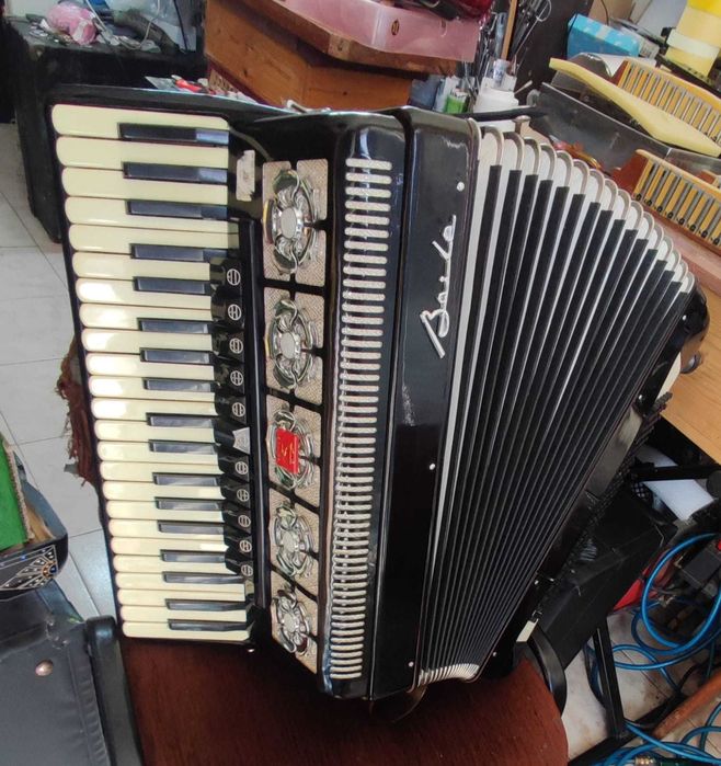 Acordeão Baile à 4°Voz e 120 Baixos- Acordeon