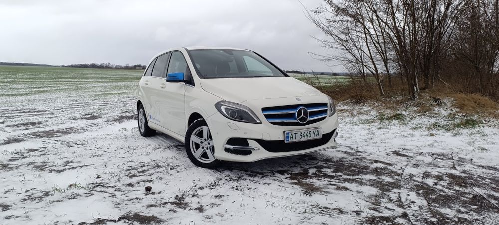 Mercedes-Benz B250e