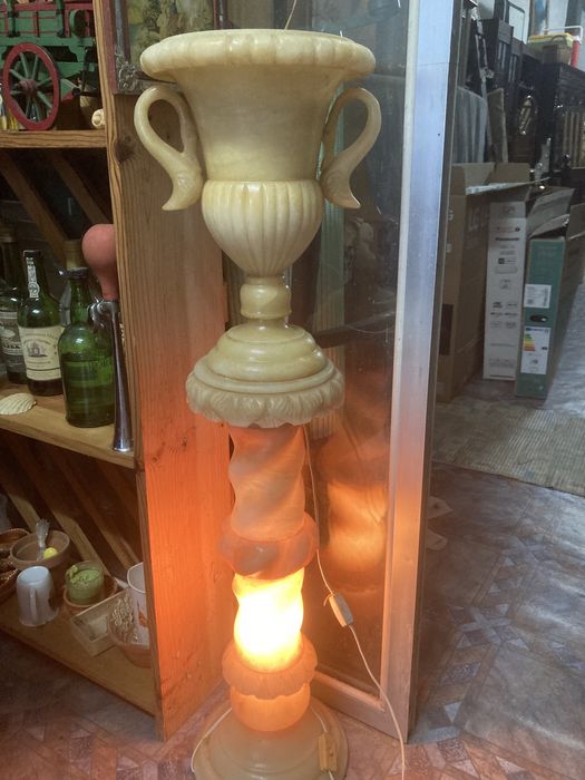 Vaso decoratico em marmore branco