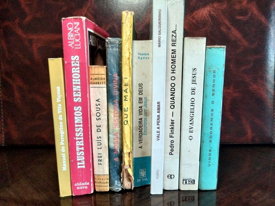 Lote de livros antigos (literatura e religião)