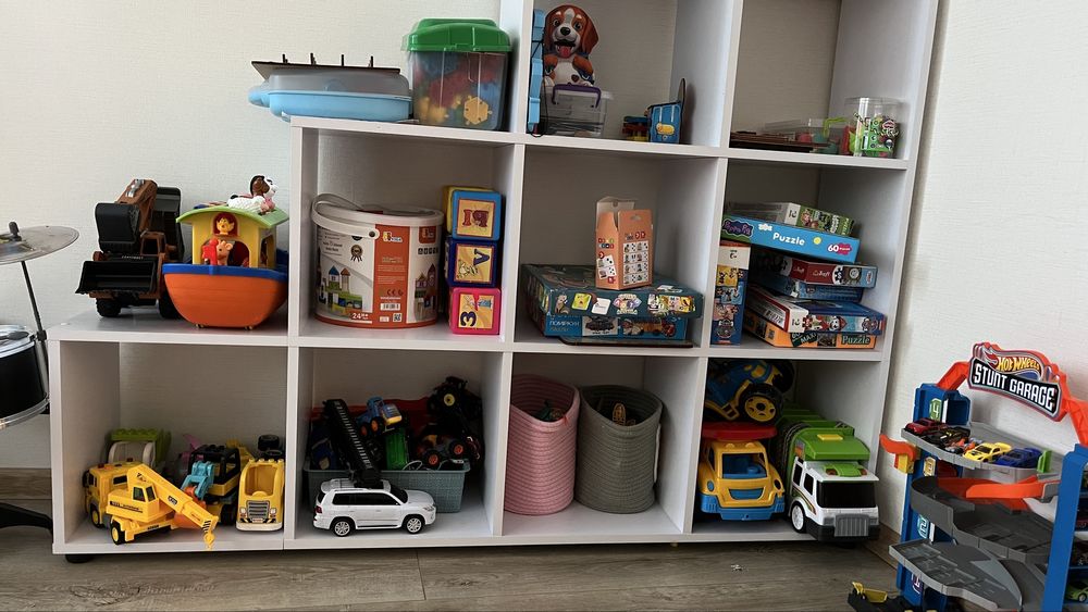 Стелаж для іграшок