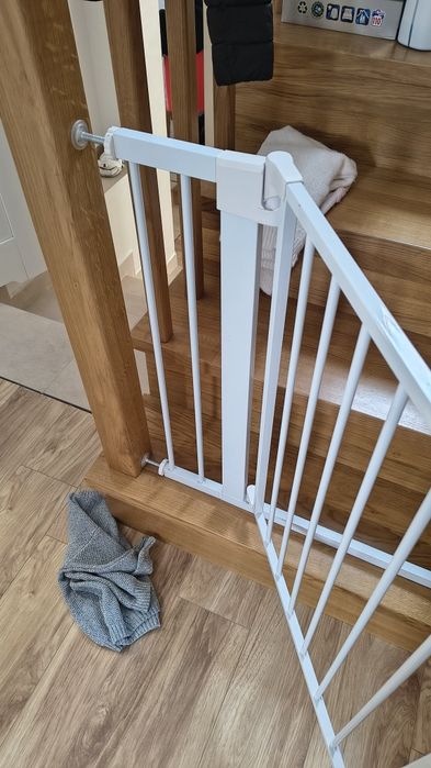 Metalowa barierka, bramka