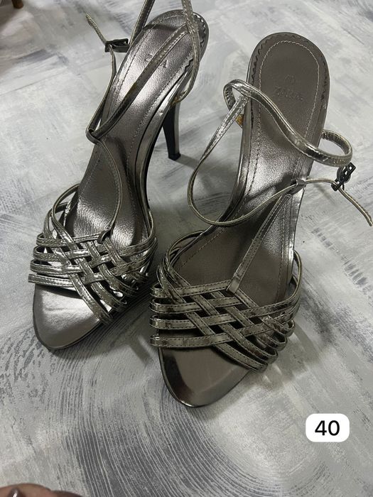 Vendo calcados novos e usadmdo