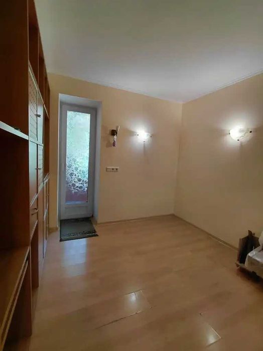 Продаж 1 кімнатної квартири на пр. О.Поля, низ.