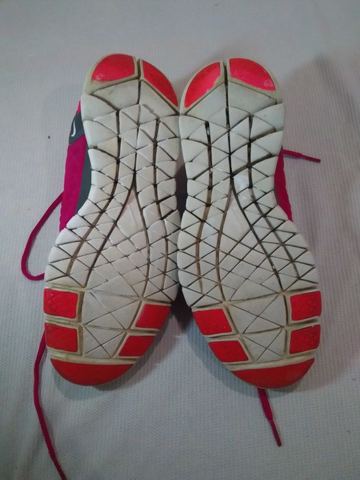 Кроссовки женские,фирма Nike