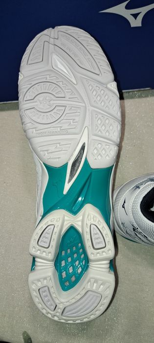 Mizuno Wave Voltage M