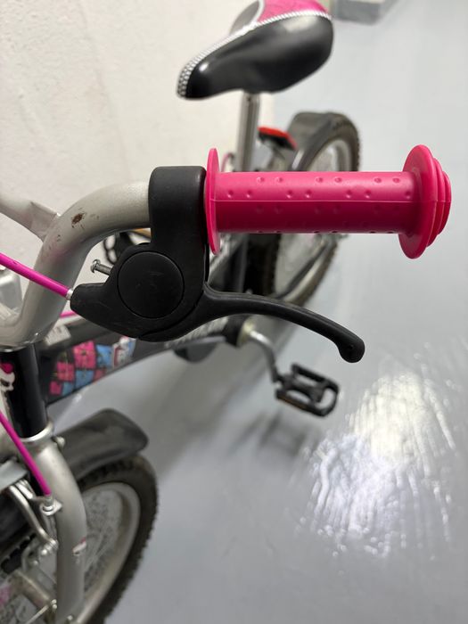 Bicicleta Júnior 6-8anos em muito bom estado