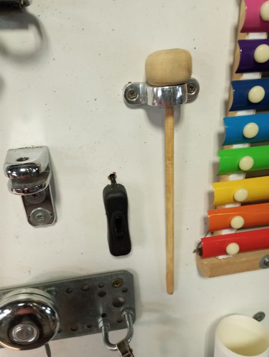 Tablica manipulacyjna dla dzieci