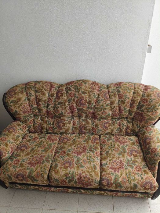 Vendo sofá 3 lugares + Sofá 1 lugar.
