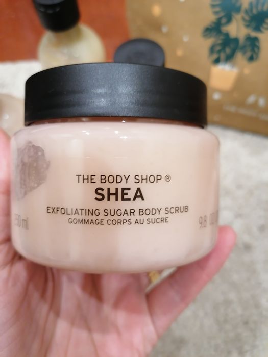 Body shop - Nourishing Shea Ultimate Gift Bag