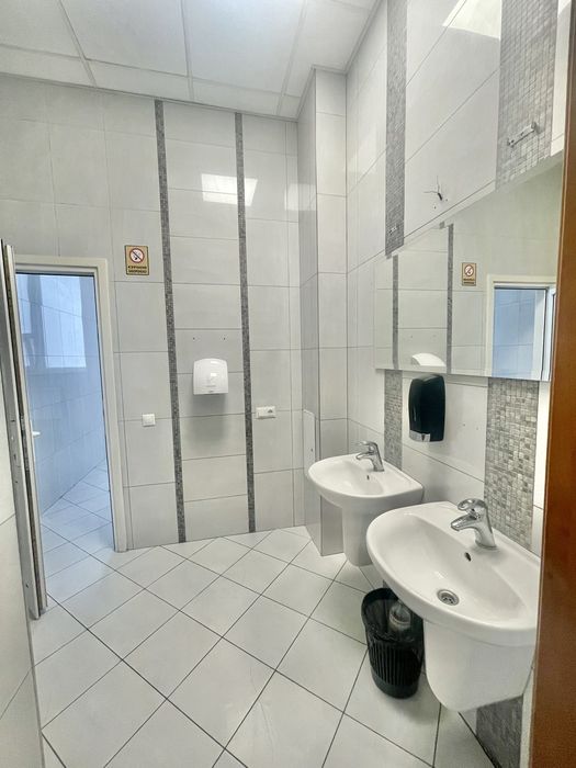 Конференц-зал. Посуточно (15 чел.). м. Олимпийская. Есть укрытие