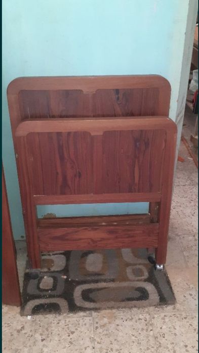 Cama de grades para criança. Anos 40.