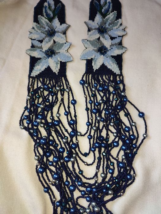 Вишуканий гердан з бісеру “Нічні квіти”