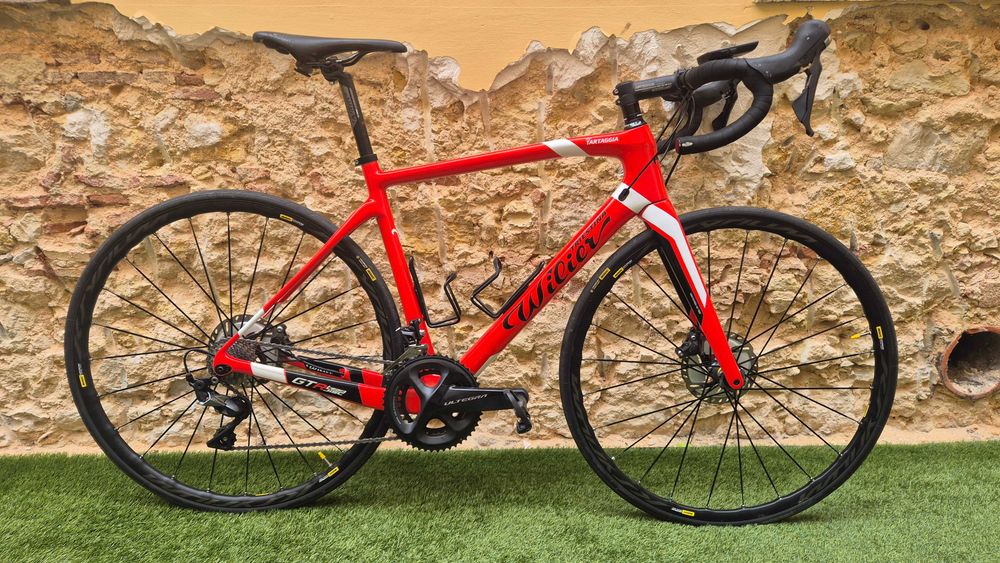 Wilier GTR Team Disc Carbono – Excelente Estado + Bryton S810